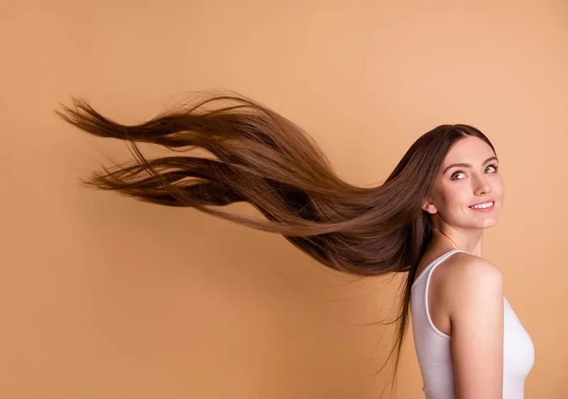 Ủ tóc bằng gel nha đam giúp tóc chắc khoẻ hơn