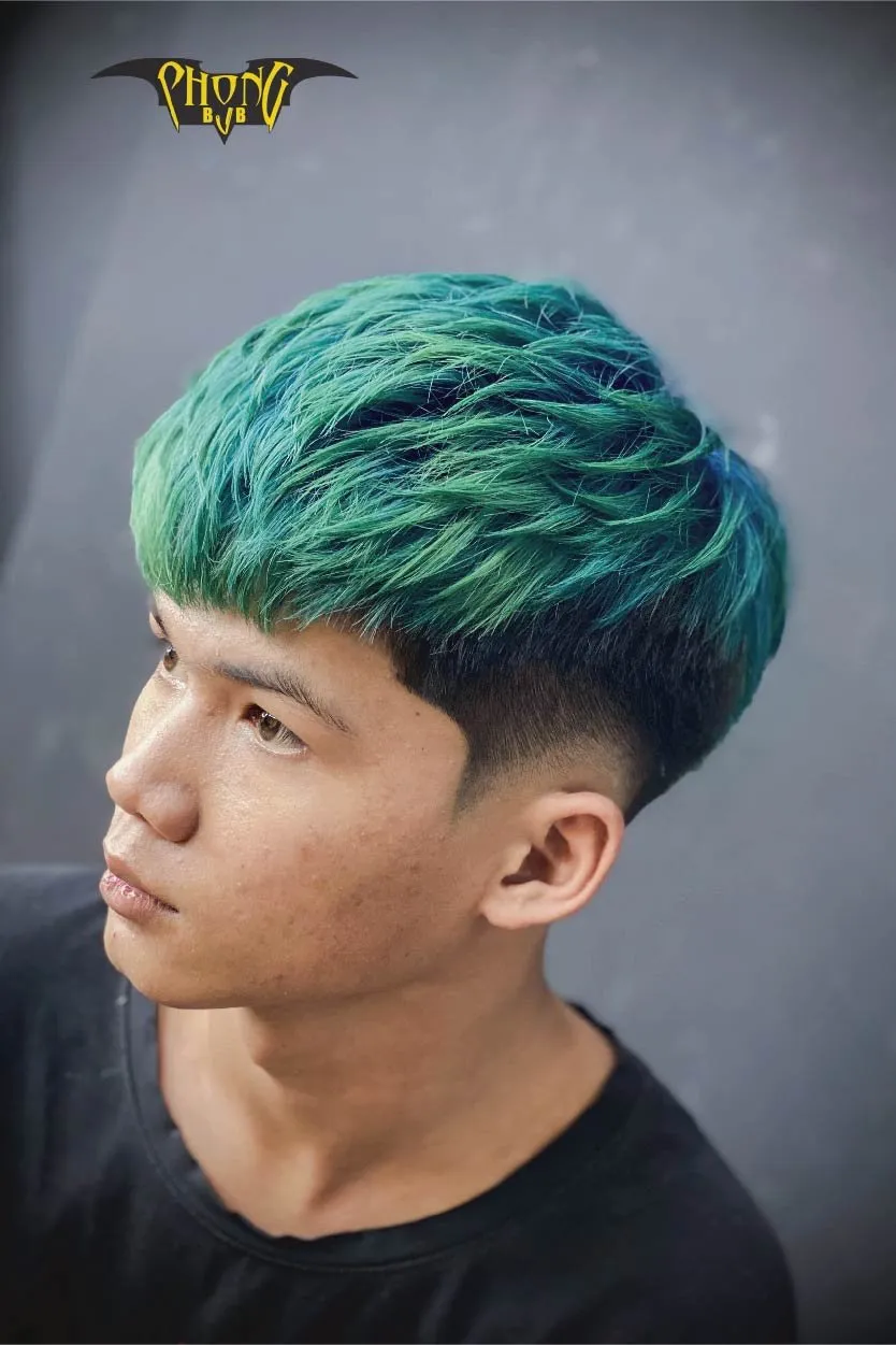 Khi mới nhuộm tóc xong bạn nên hạn chế gội đầu